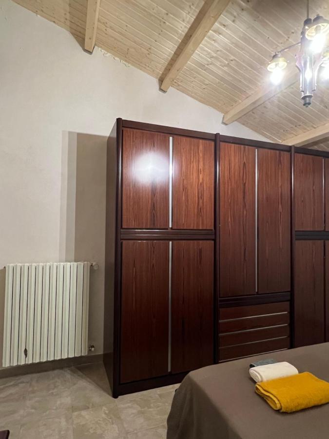 Casa Di Mirto Bed & Breakfast Chiaramonte Gulfi Bagian luar foto